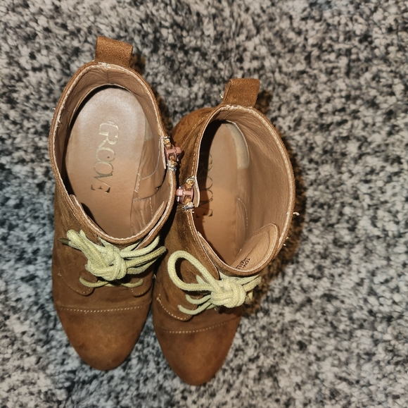 Groove brand brown size 7 wedge Booties - Picture 3 of 4